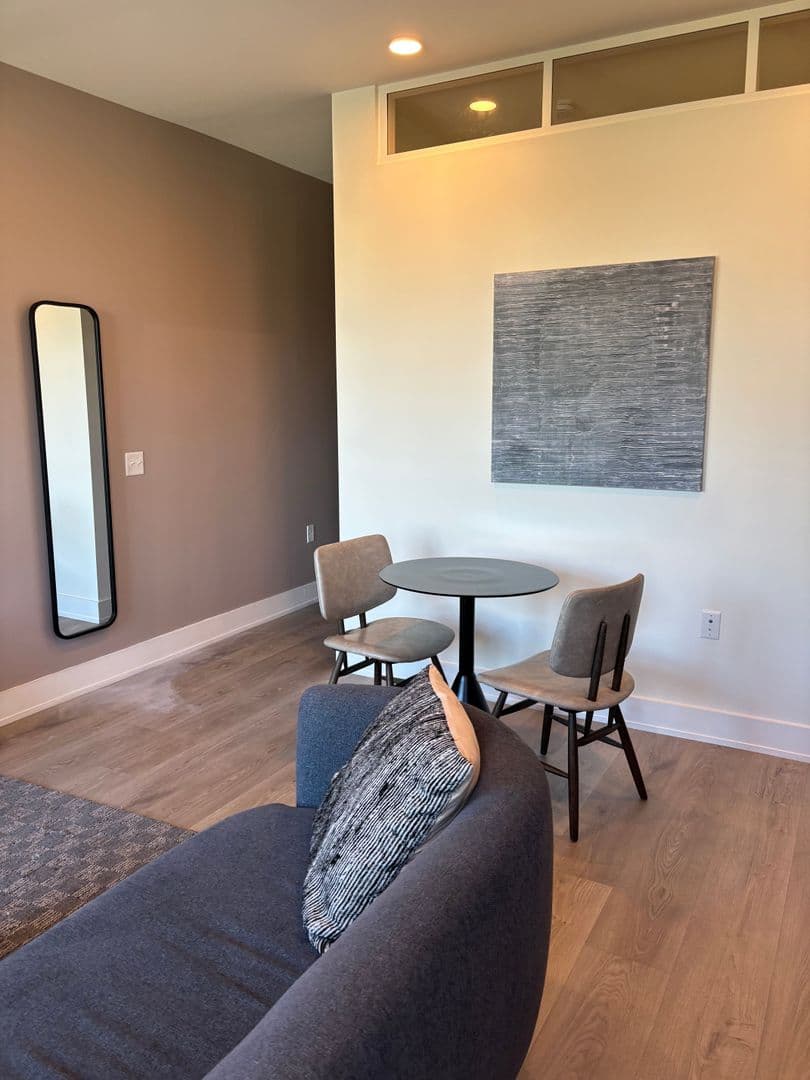 Washington Apartment: 1324 N Capitol St NW