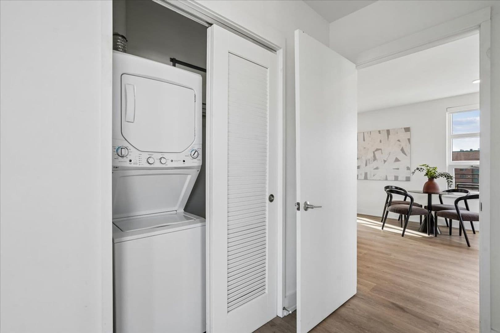 Washington Apartment: 1324 N Capitol St NW