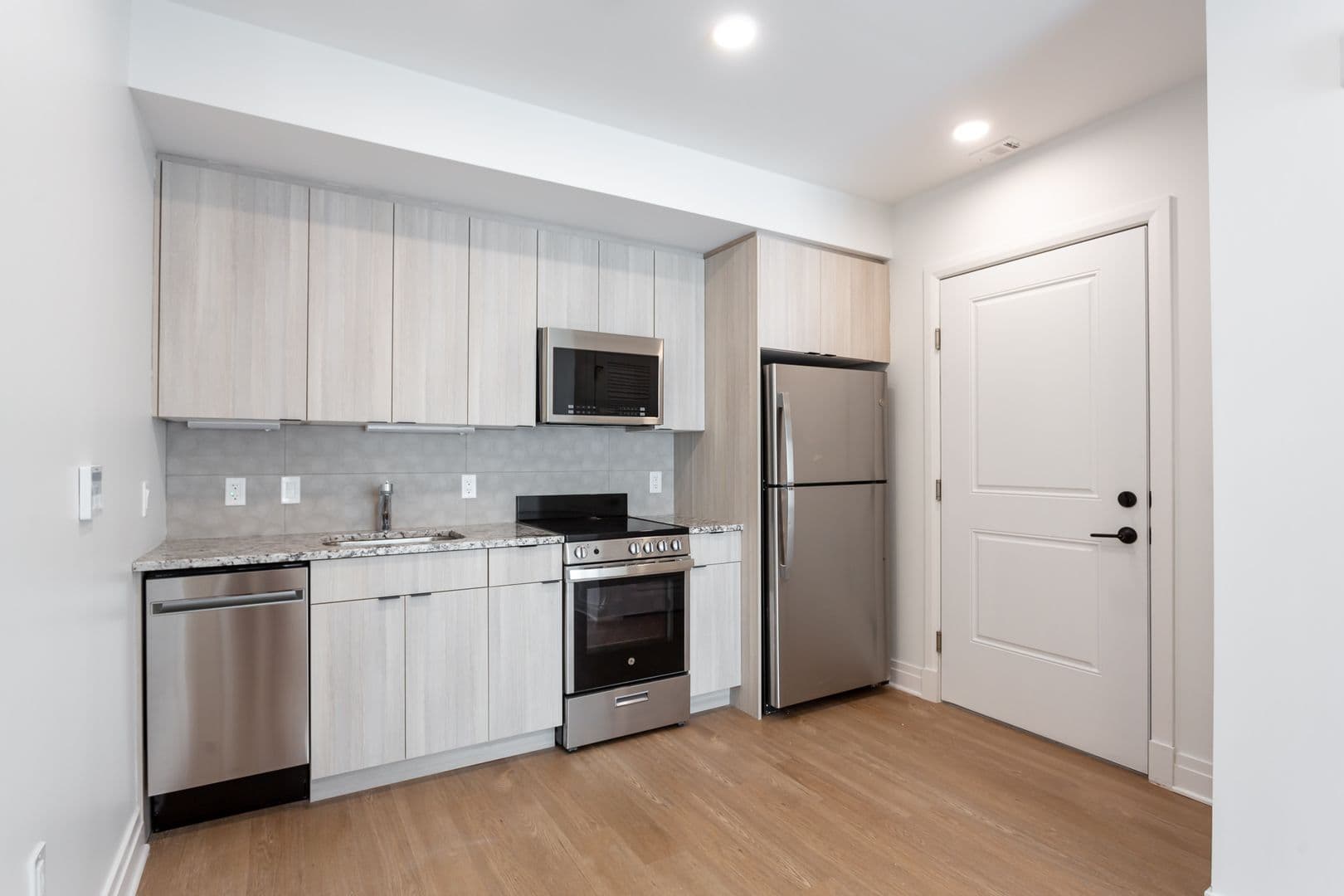 Washington Apartment: 5816 Georgia Avenue NW