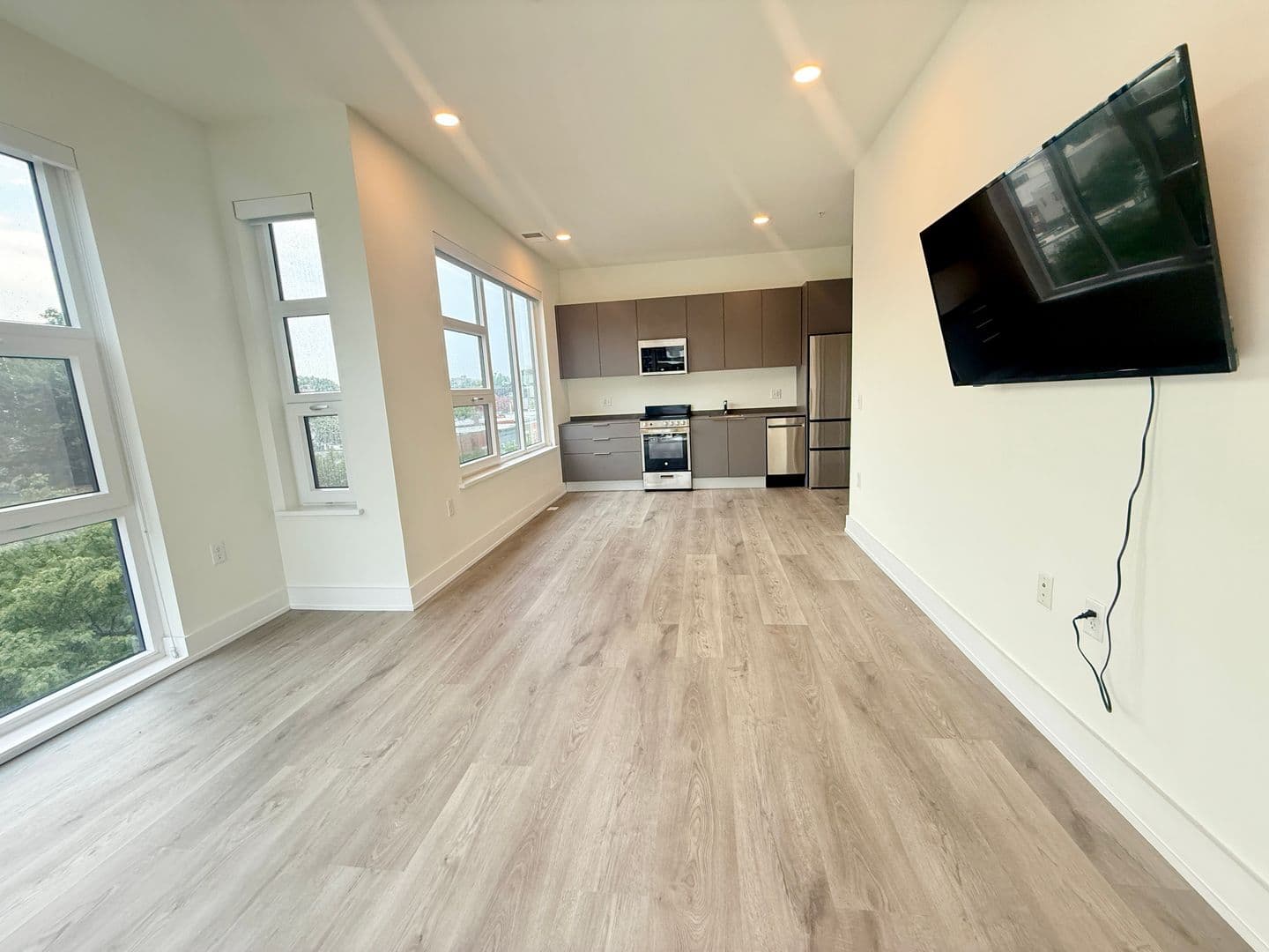 Washington Apartment: 1324 N Capitol St NW