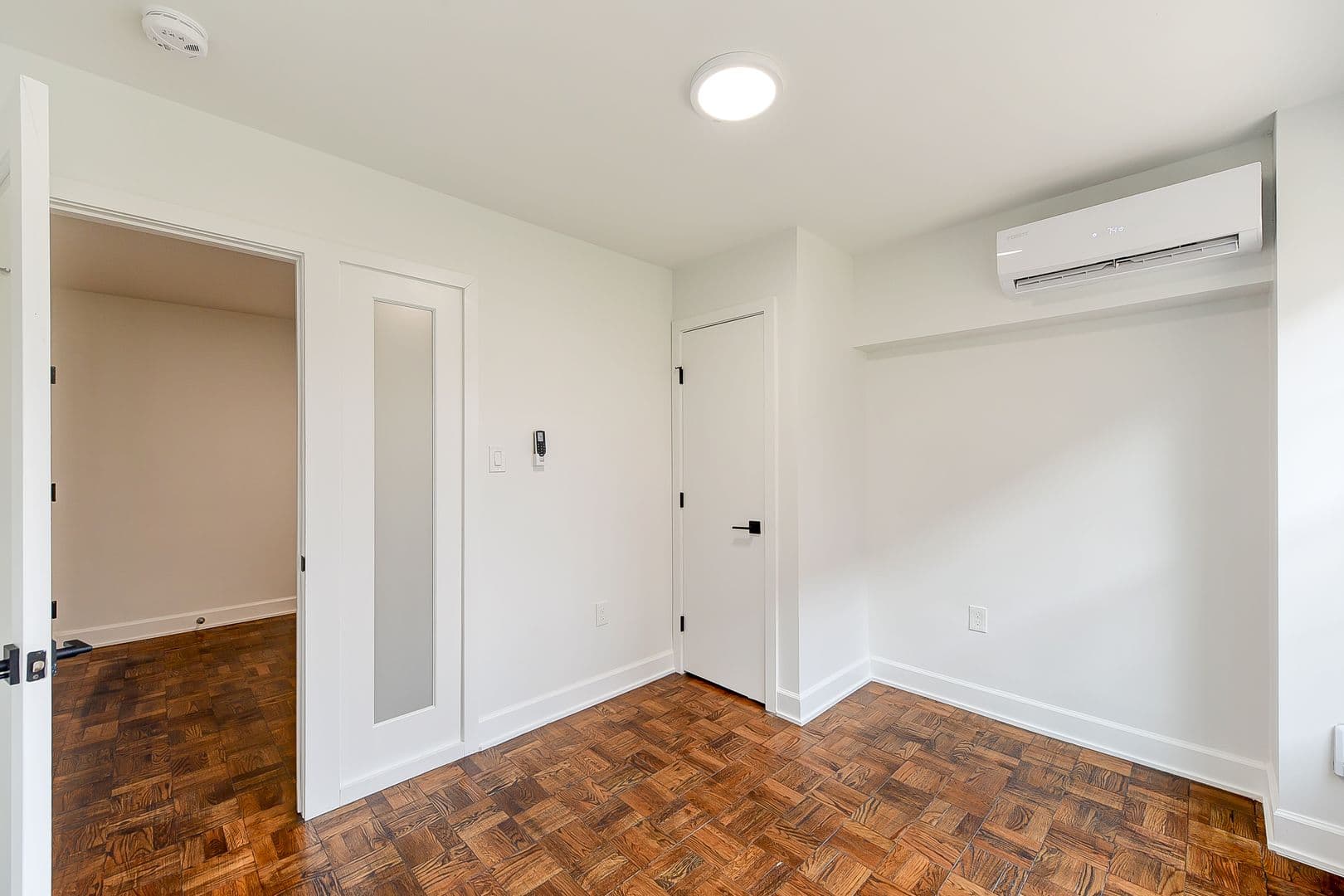 Washington Apartment: 1363 Peabody St NW