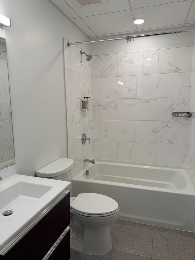 Washington Apartment: 1324 N Capitol St NW
