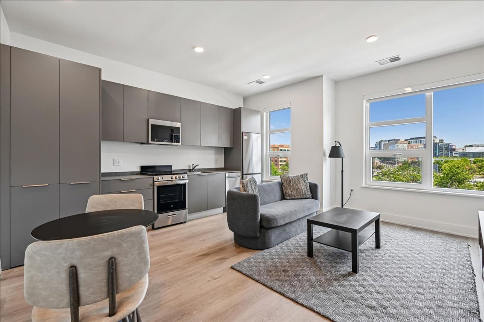 Washington Apartment: 1324 N Capitol St NW