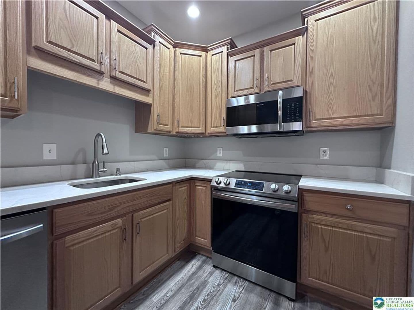 Allentown Apartment: 818-822 Hamilton St.