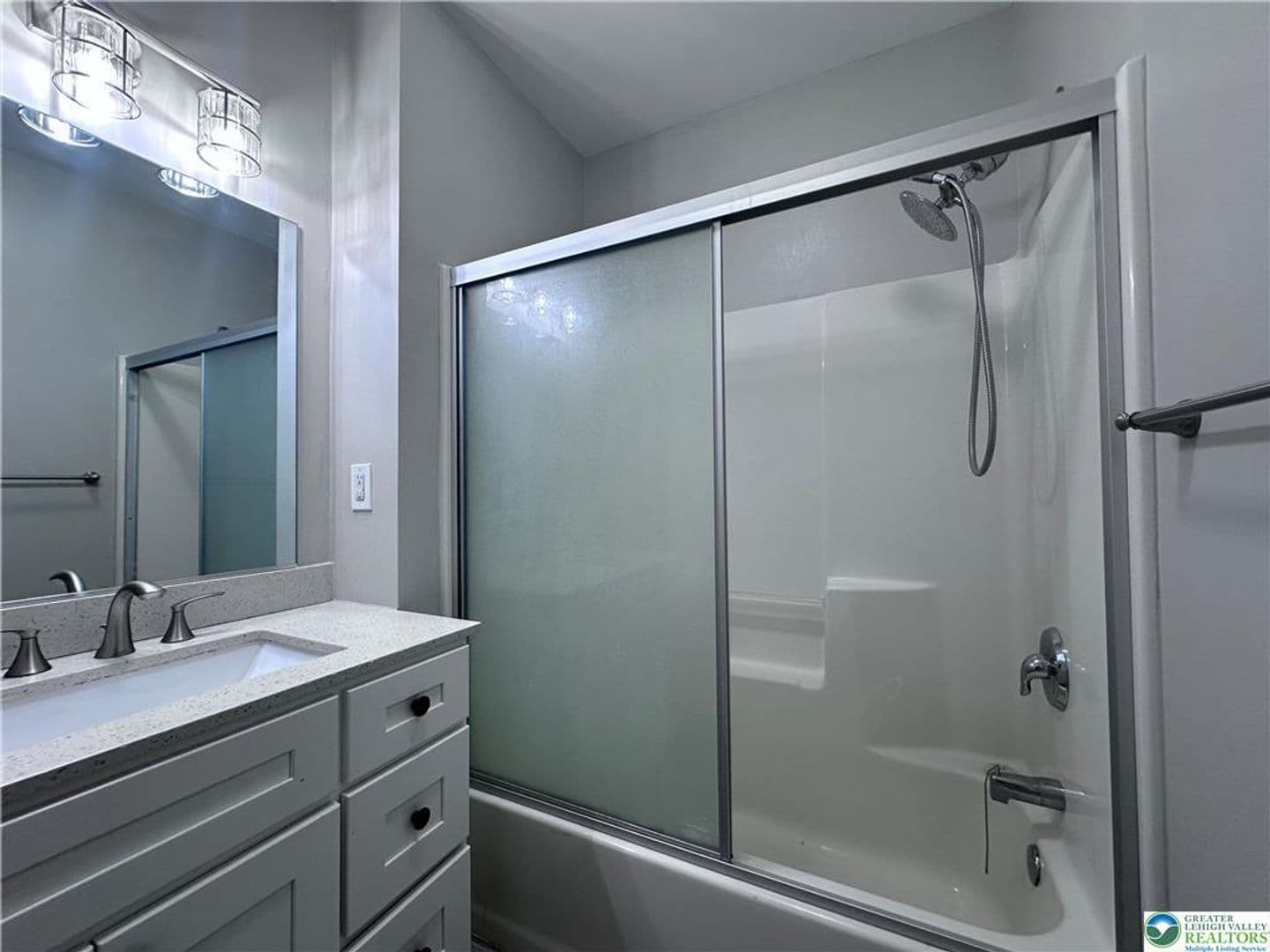Allentown Apartment: 818-822 Hamilton St.