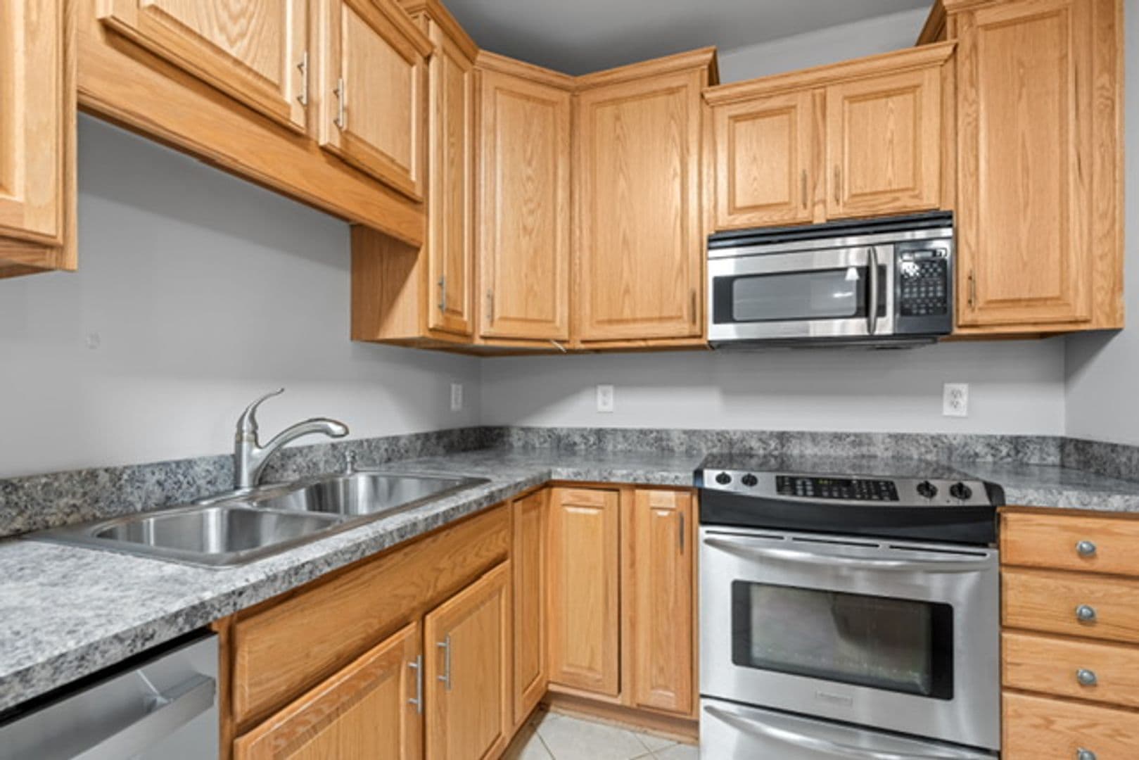 Allentown Apartment: 818-822 Hamilton St.