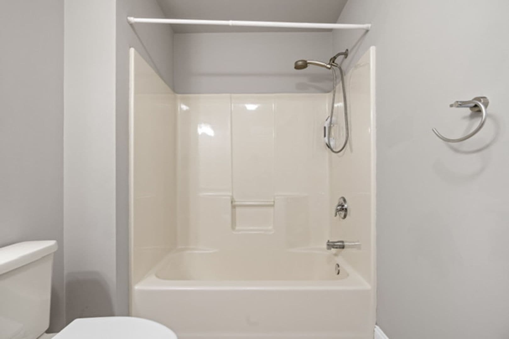 Allentown Apartment: 818-822 Hamilton St.