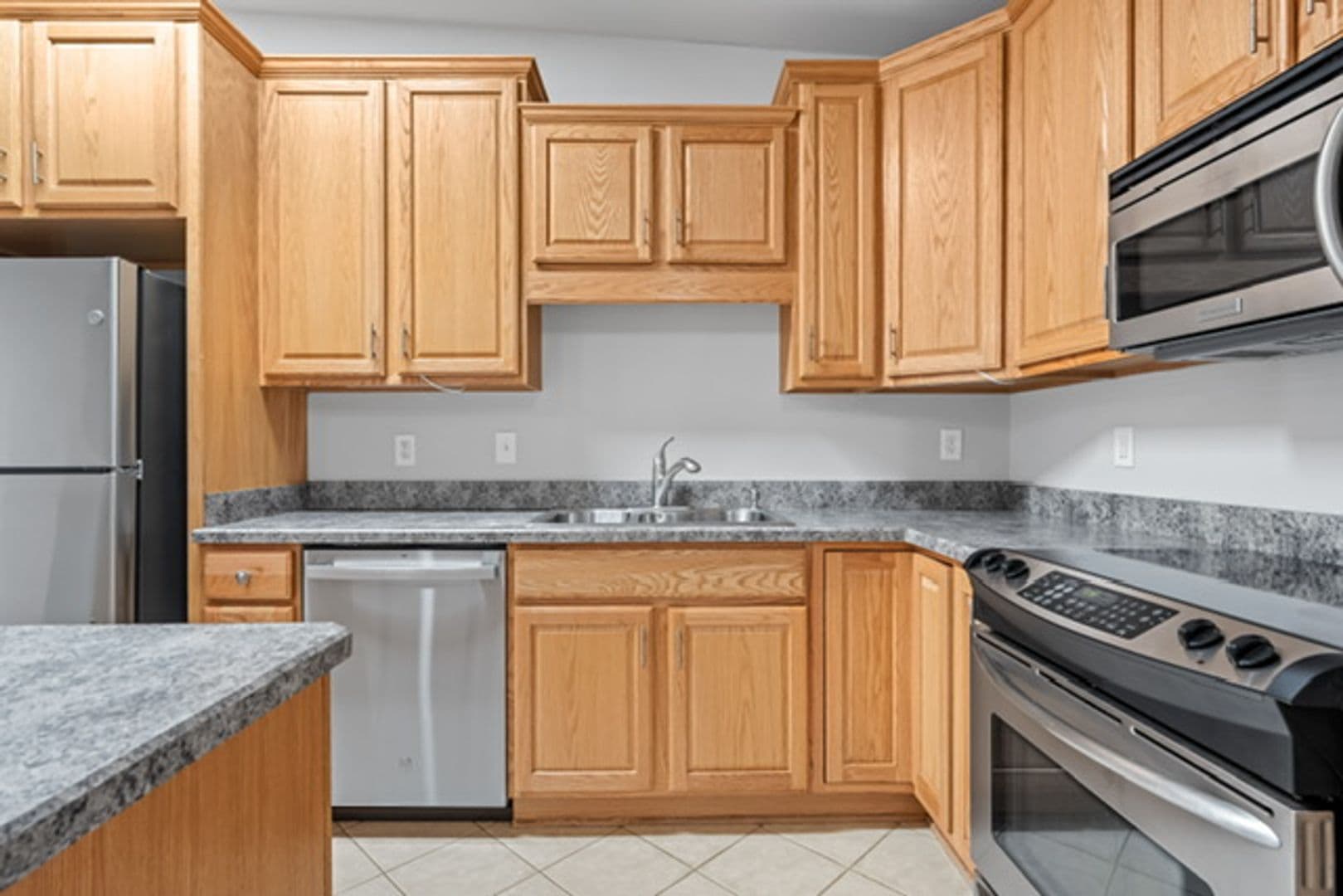 Allentown Apartment: 818-822 Hamilton St.