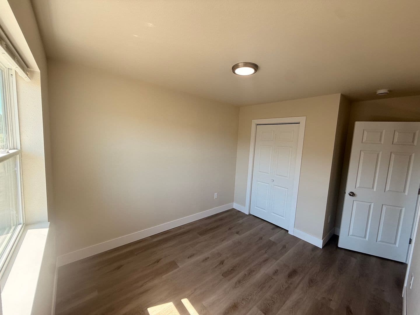 Plover Apartment: 3034/3030 Bennington Place