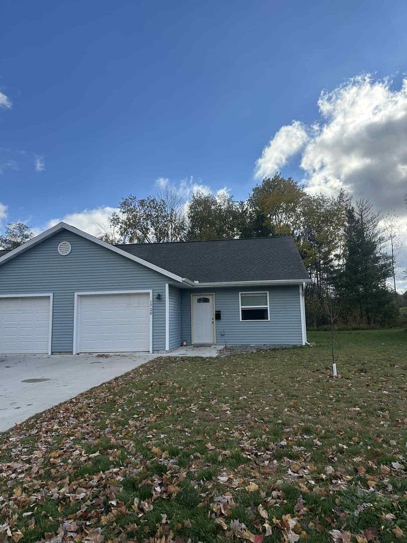 Wisconsin Rapids Townhome: 1720 3rd St N