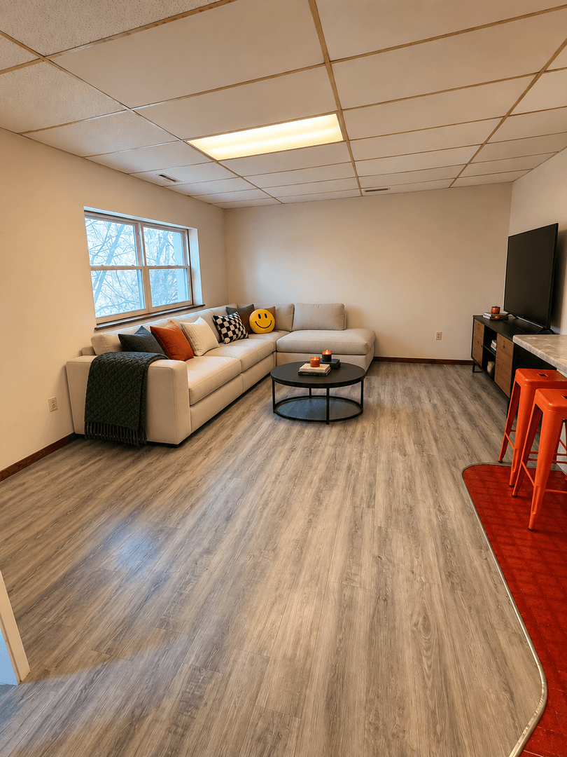 Vesper Apartment: 6594 Cameron Ave