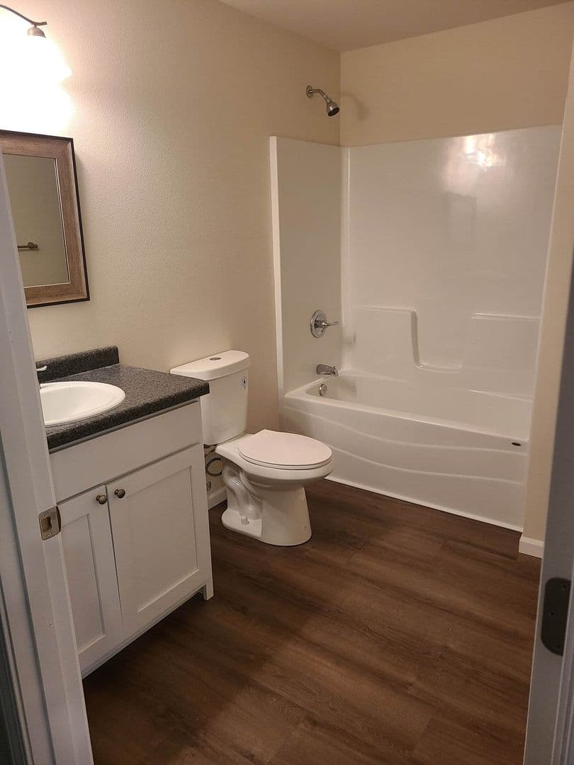 Vesper Townhome: 4923 Well Road