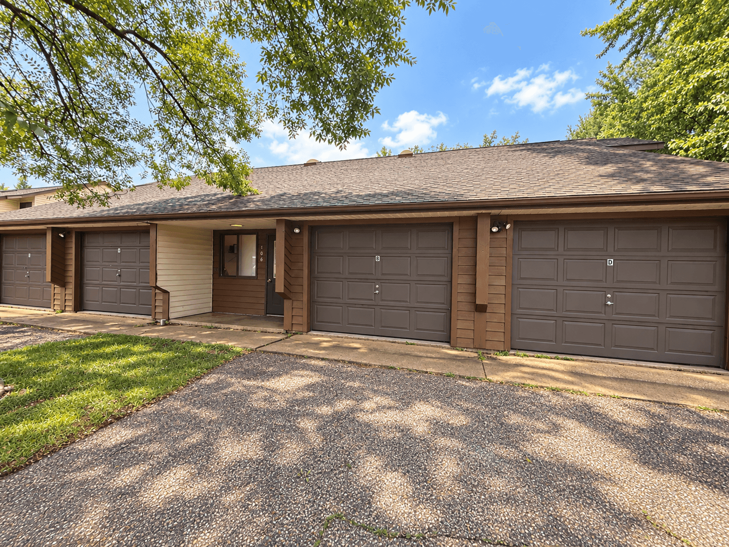 Stevens Point Apartment: 608 Johns Drive