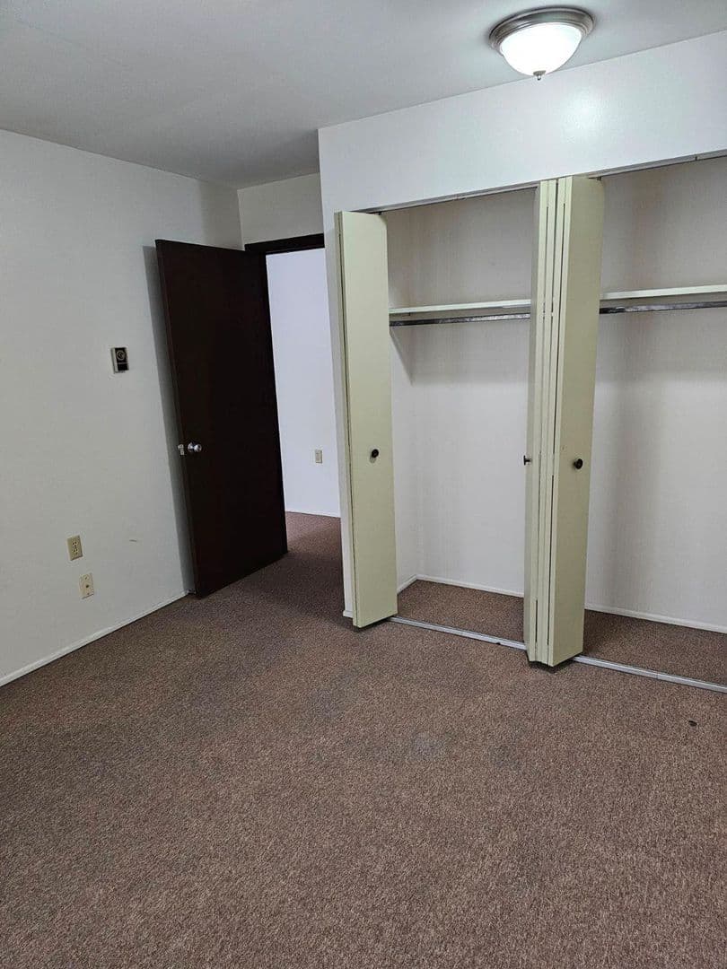 Rudolph Apartment: 6934 Hillcrest Avenue
