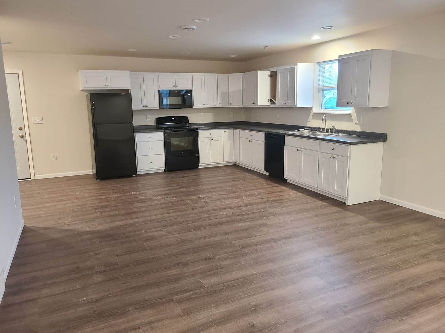 Vesper Townhome: 4923 Well Road
