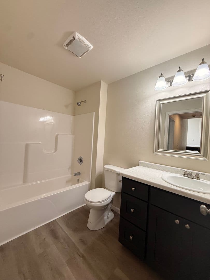 Junction City Townhome: 402 Brock Ave
