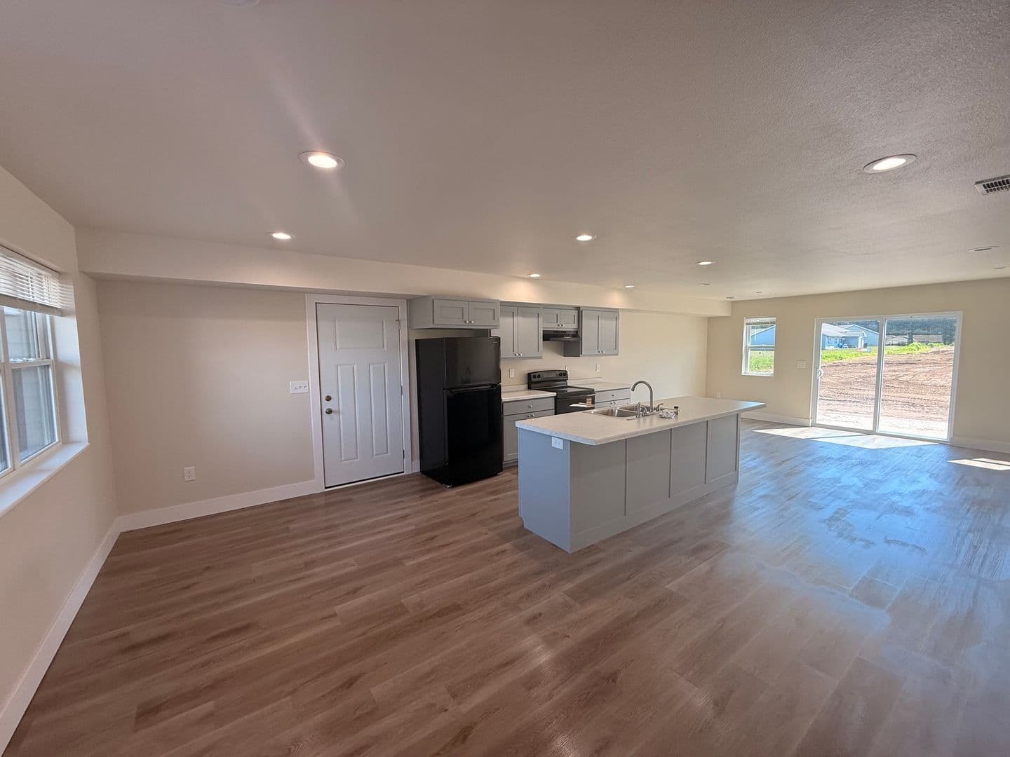 Plover Apartment: 3024/3020 Bennington Place