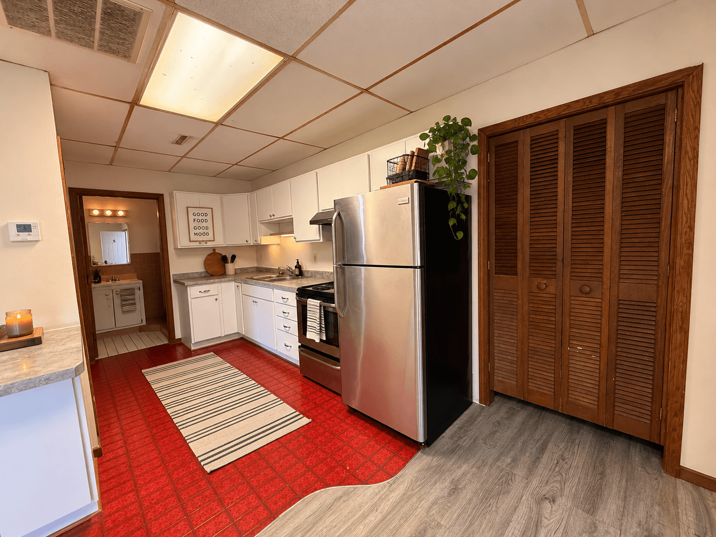 Vesper Apartment: 6594 Cameron Ave