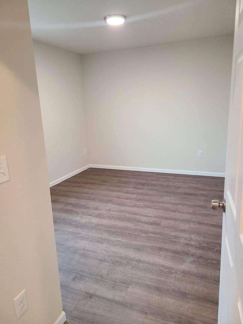 Vesper Townhome: 4923 Well Road