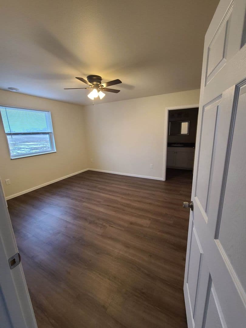 Vesper Townhome: 4923 Well Road
