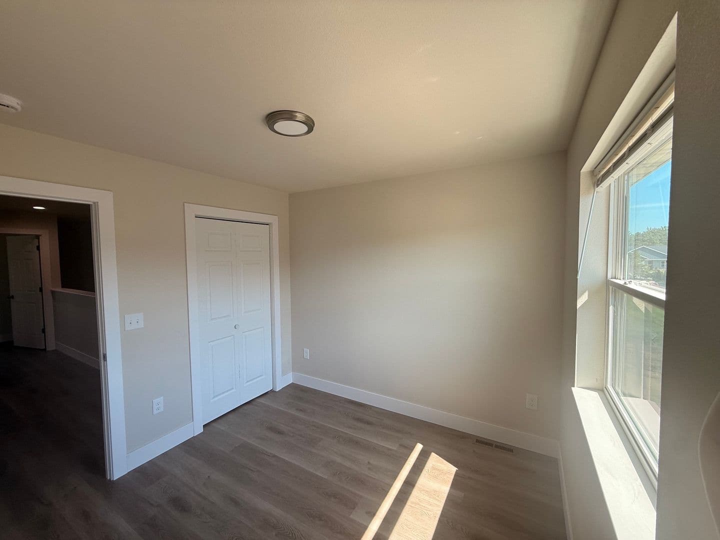 Plover Apartment: 3034/3030 Bennington Place