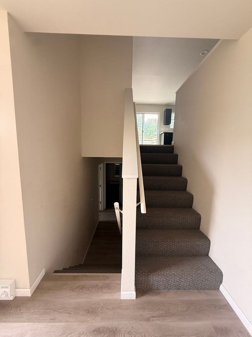 Junction City Townhome: 402 Brock Ave