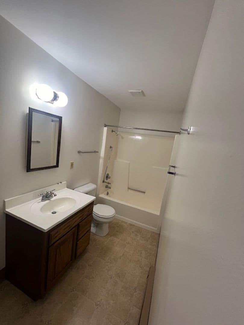 Rudolph Apartment: 6934 Hillcrest Avenue