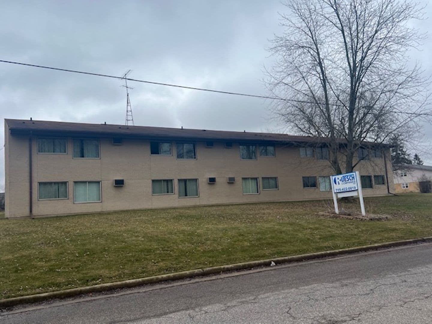 Rudolph Apartment: 6934 Hillcrest Avenue