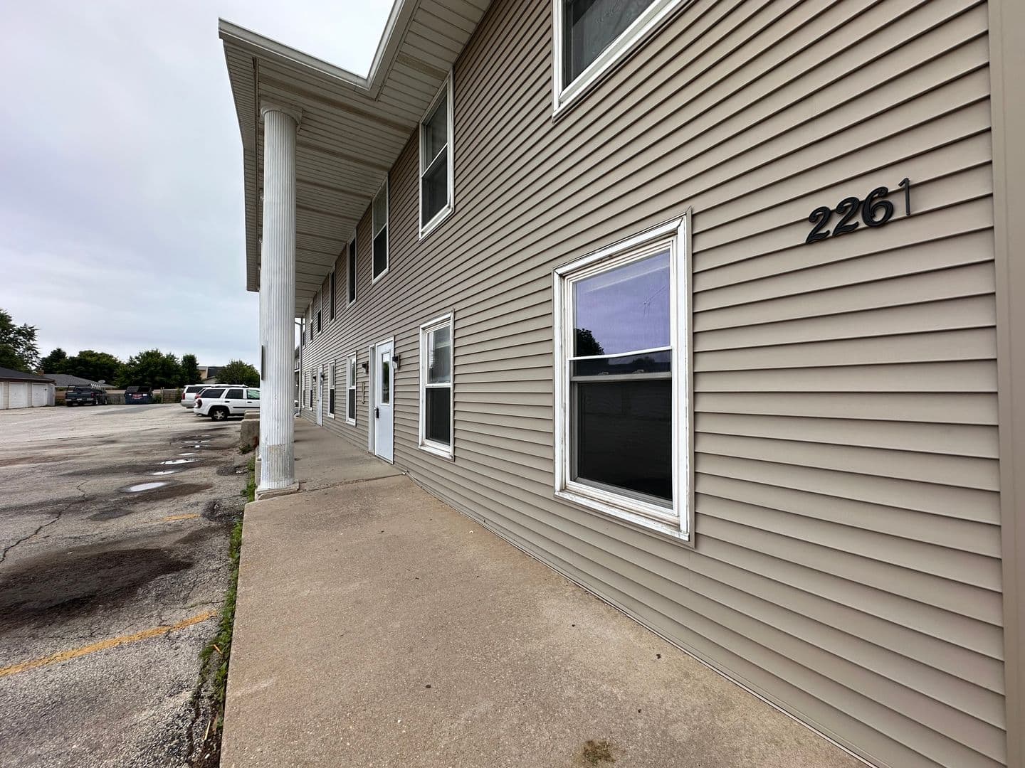 Green Bay Apartment: 2261 Imperial Ln