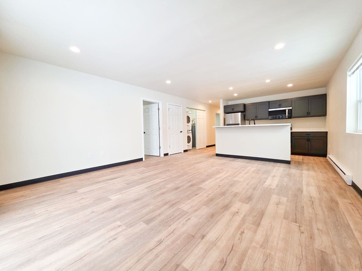 Green Bay Apartment: 1677-1679 Amy Street