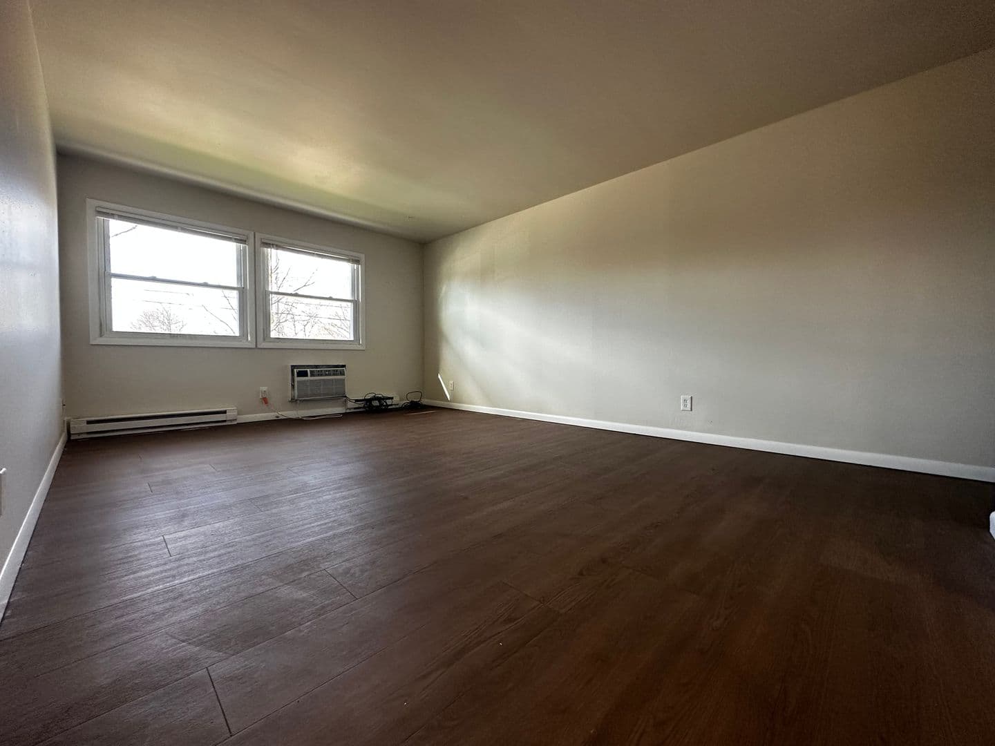 Green Bay Apartment: 125 Bader St