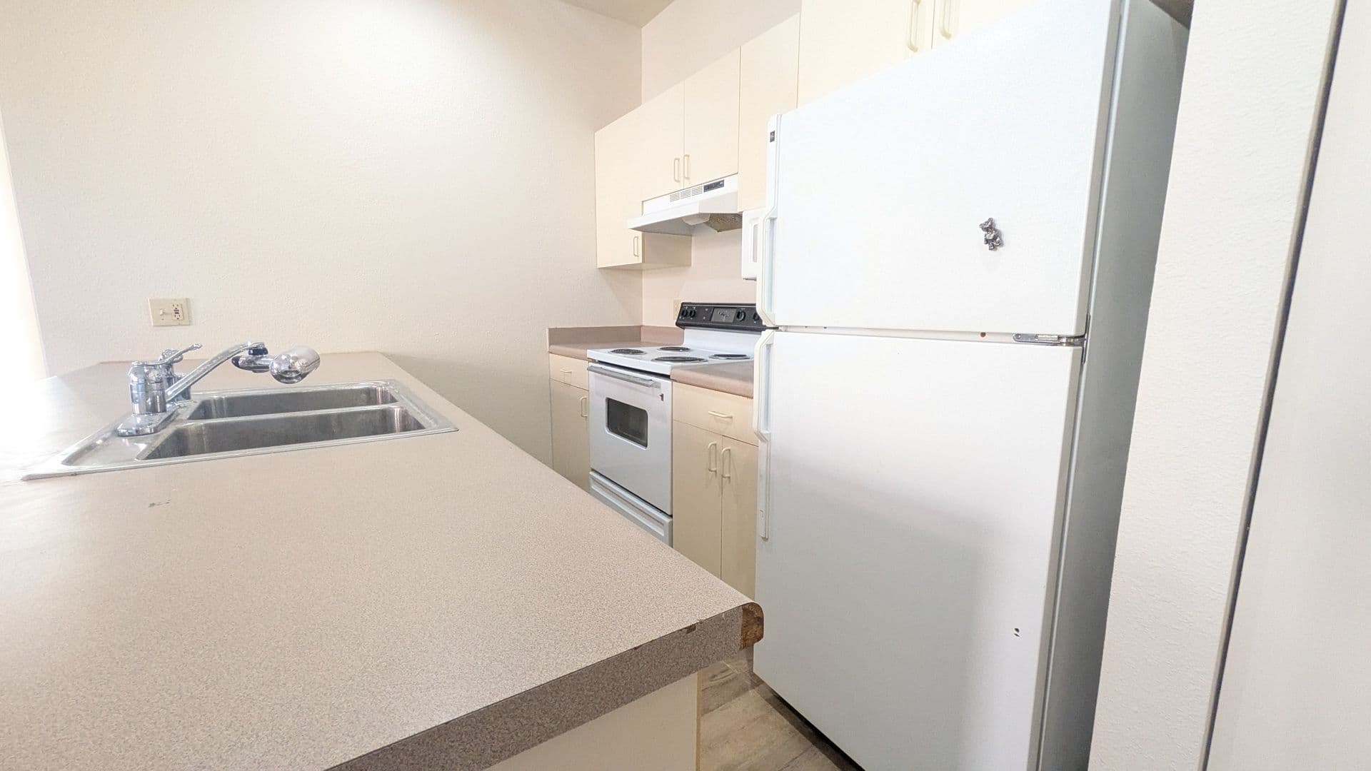 Marinette Apartment: 1701 Dunlap Ave