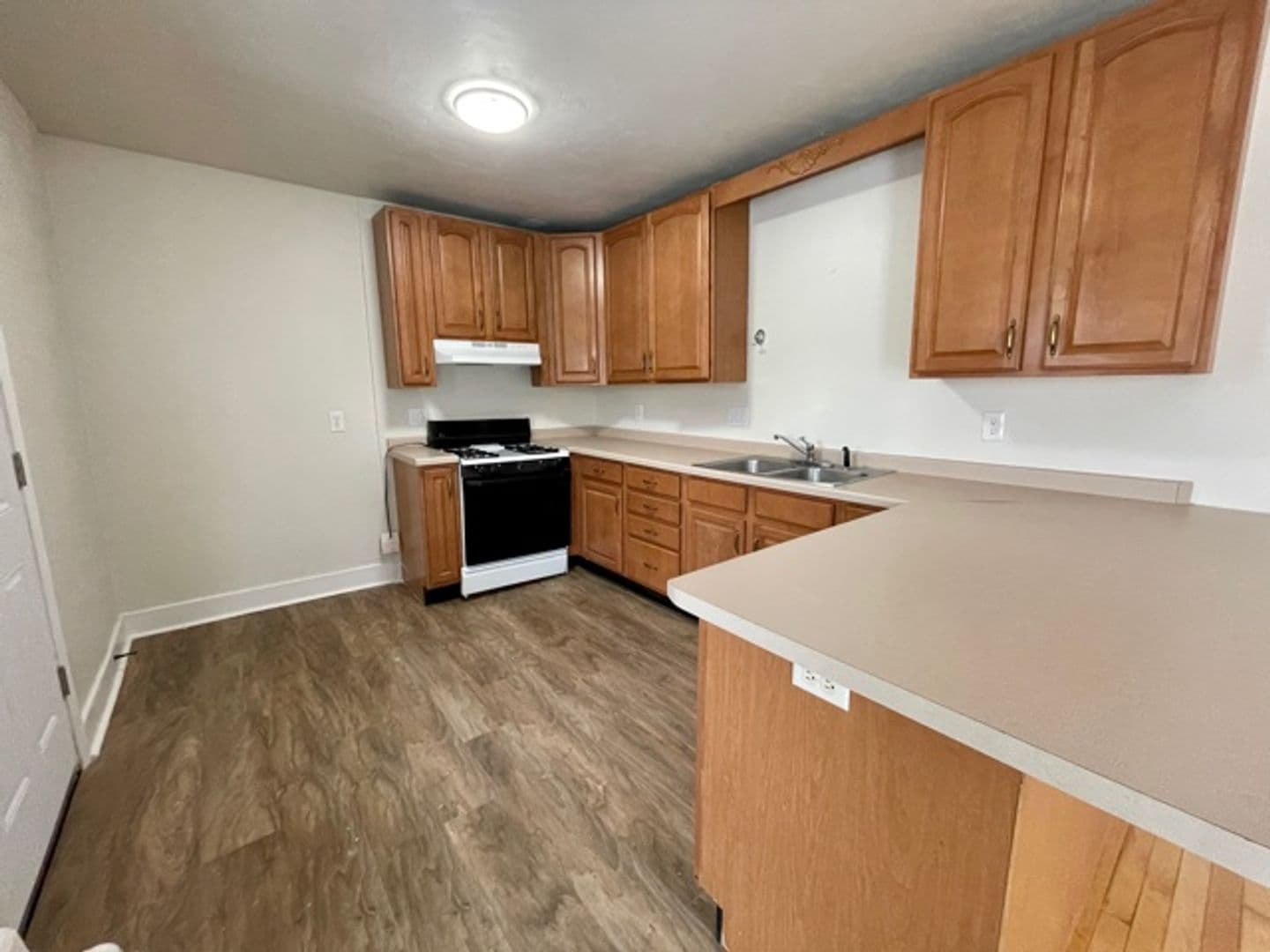 Green Bay Apartment: 700 Pine St.