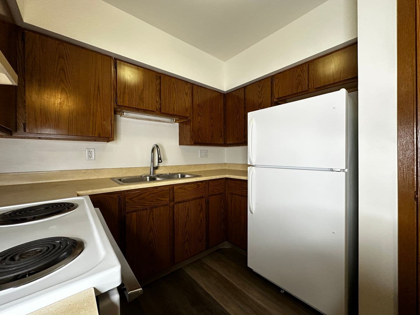 Hilbert Apartment: 135 S 3rd St.