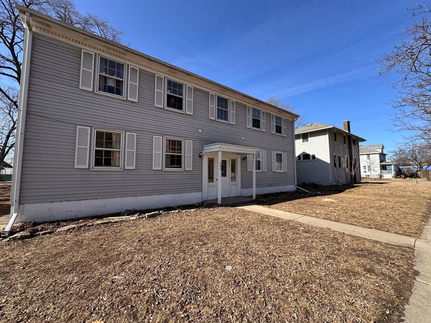 Green Bay Apartment: 208 South Chestnut Avenue