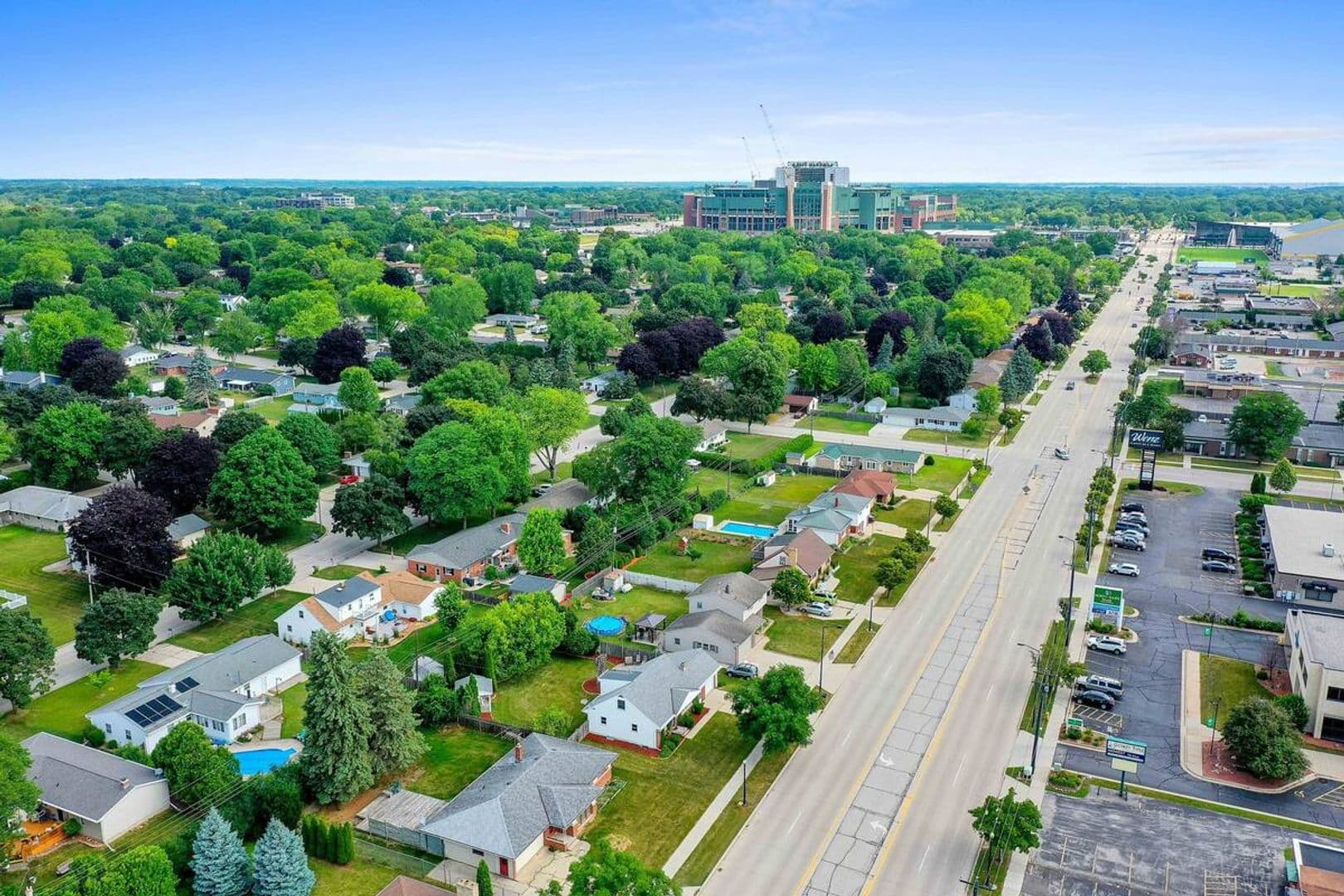 Green Bay Apartment: 2234 S Oneida St