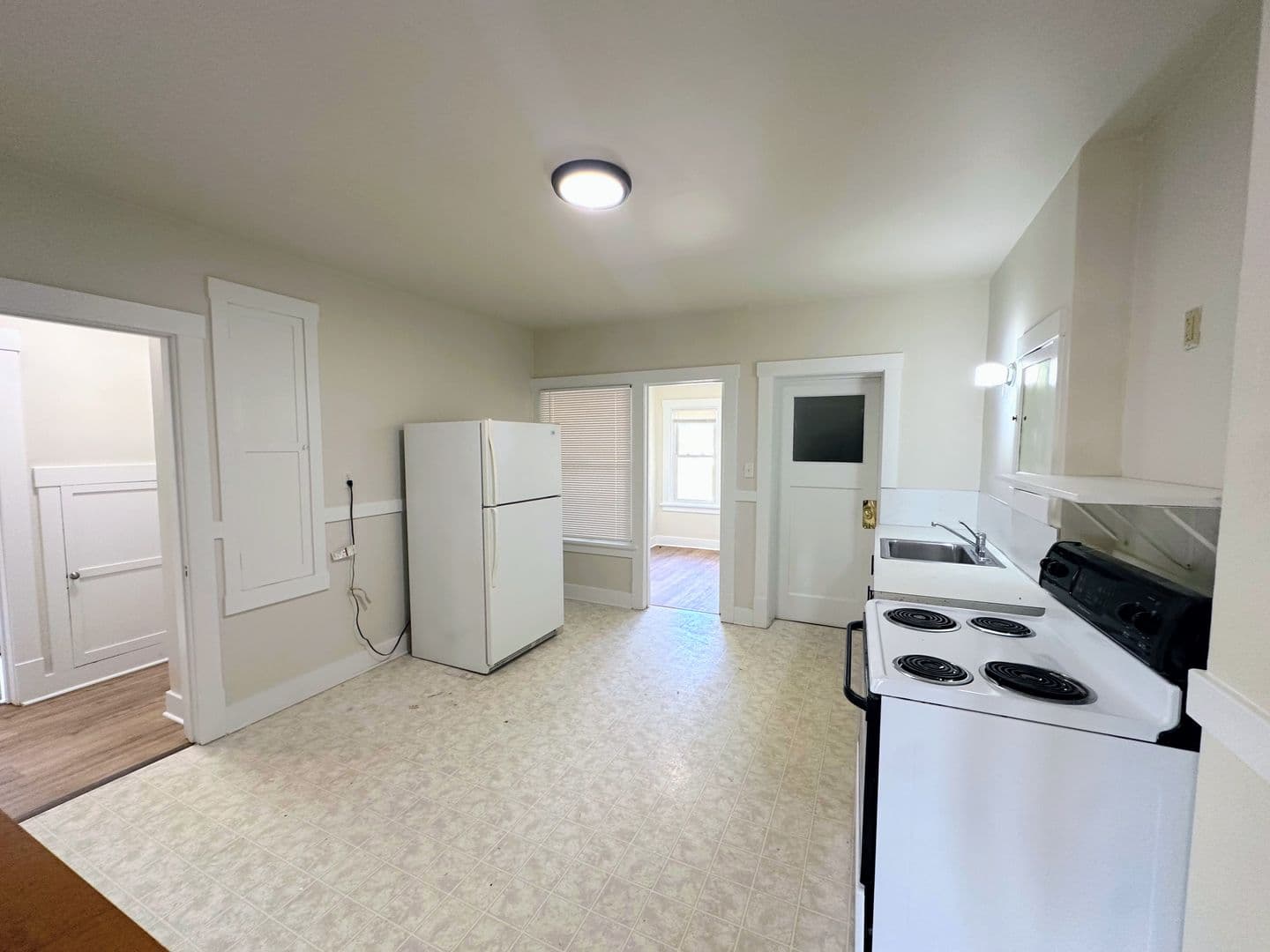 Manitowoc Apartment: 812 State Street