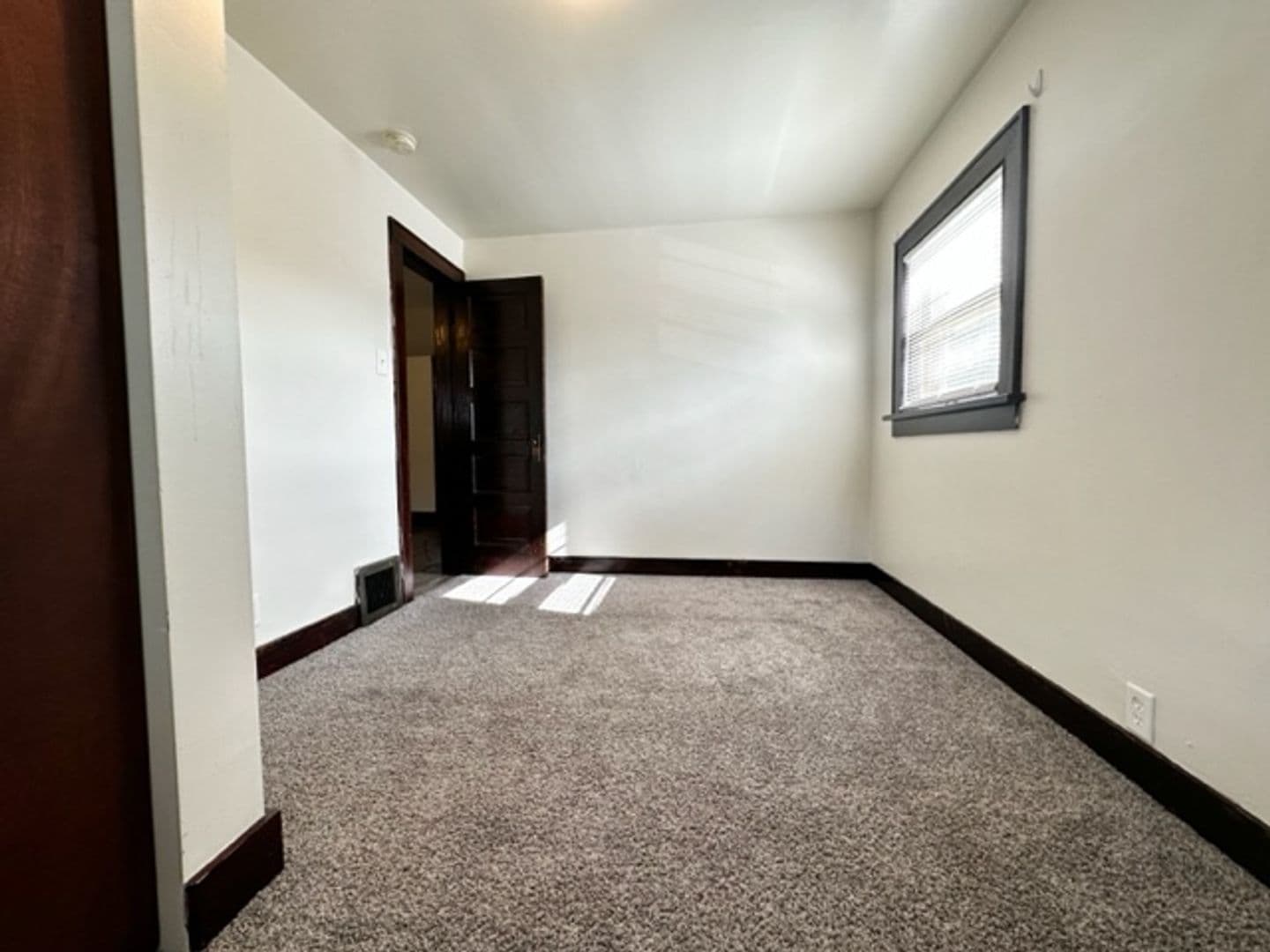 Green Bay Apartment: 717 Pine Street