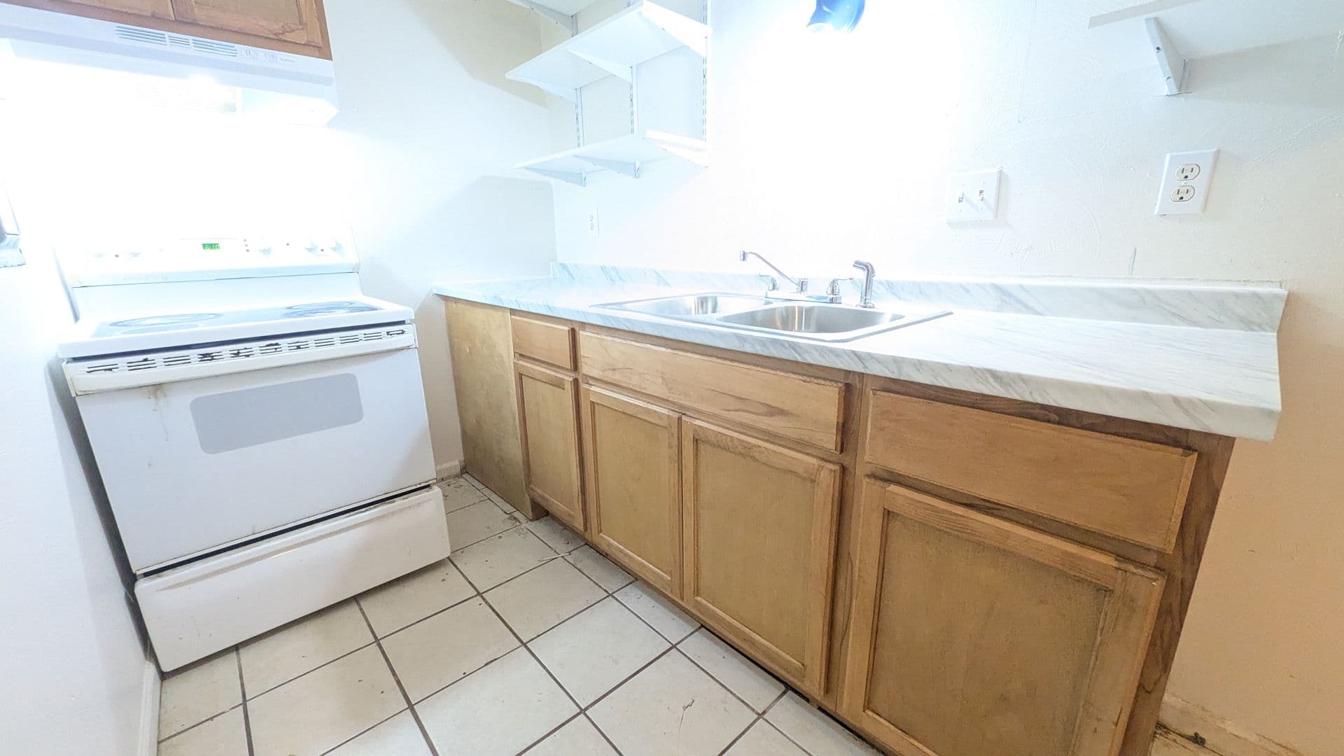Green Bay Apartment: 1819 Badger Street