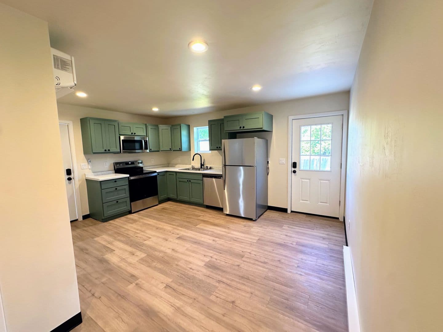 De Pere Apartment: 1201-1203 Atrium Ct