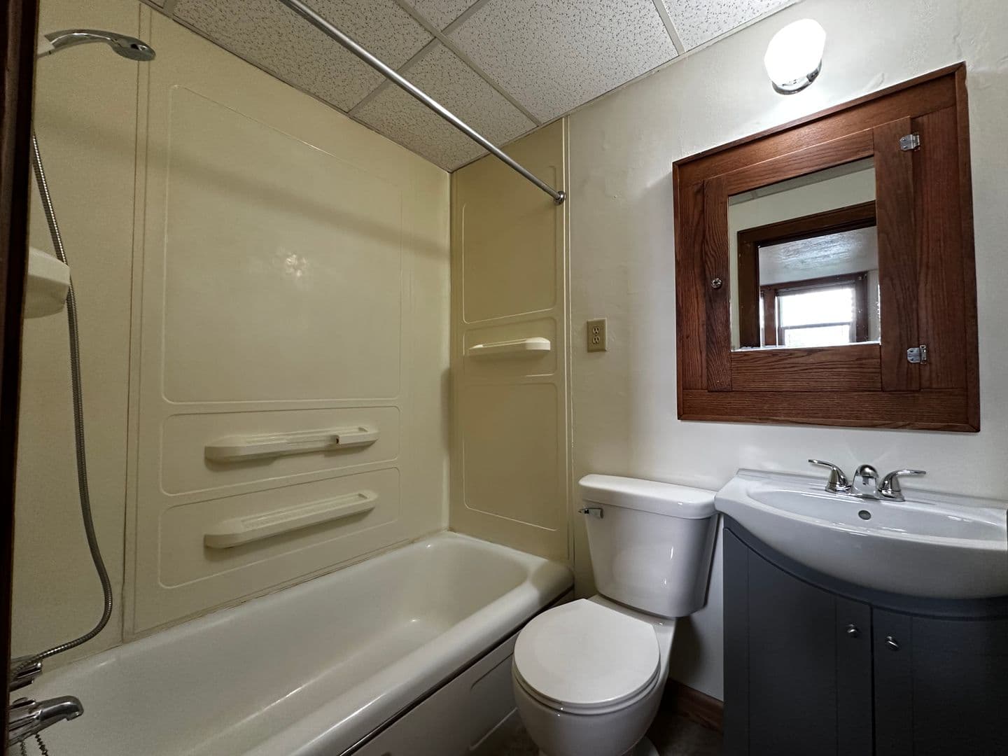 Green Bay Apartment: 822 Pine Street