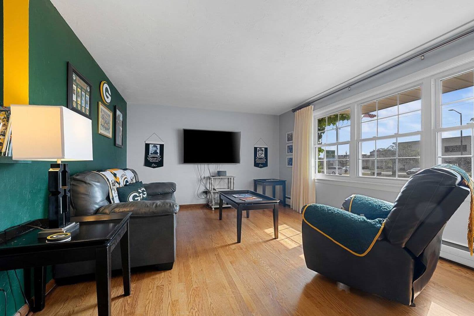 Green Bay Apartment: 2234 S Oneida St