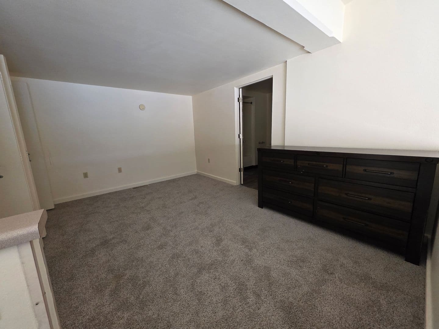 Marinette Apartment: 1713 Dunlap Ave
