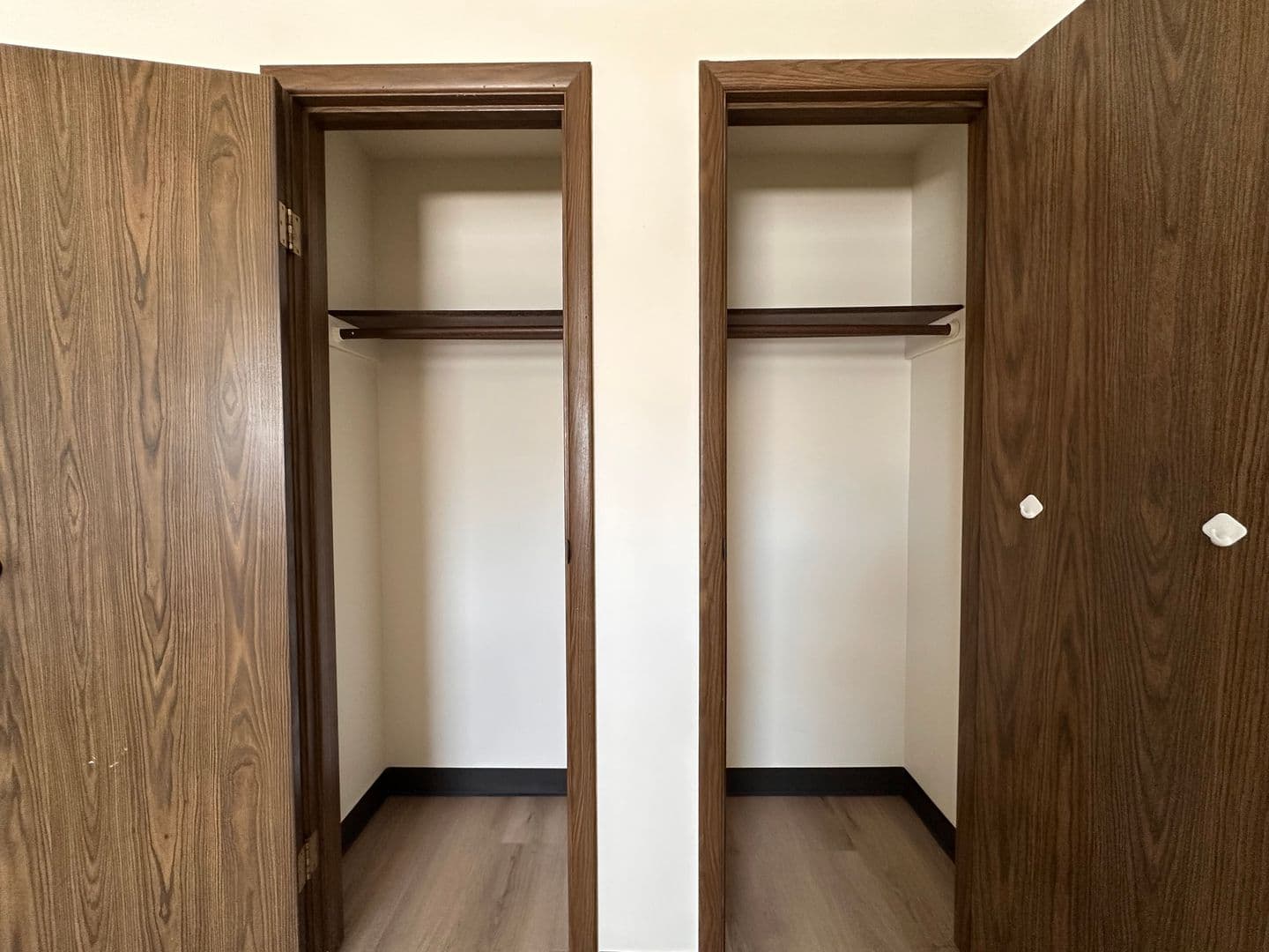 De Pere Apartment: 207 Fort Howard Ave.