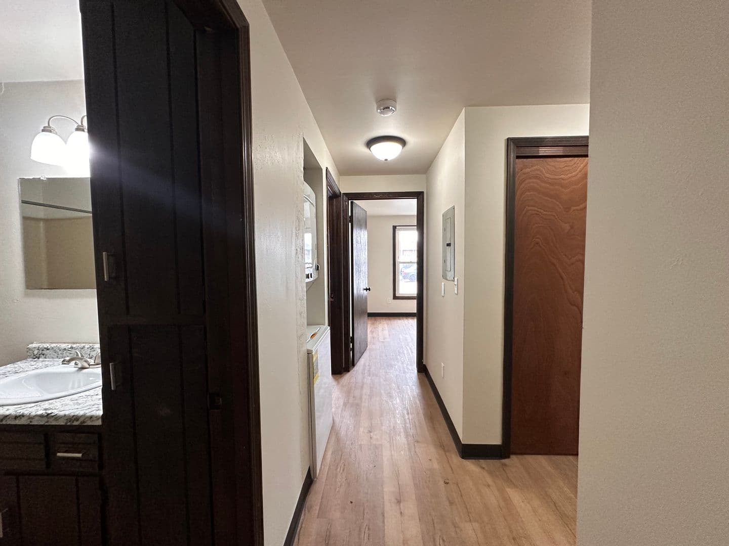 Green Bay Apartment: 2261 Imperial Ln