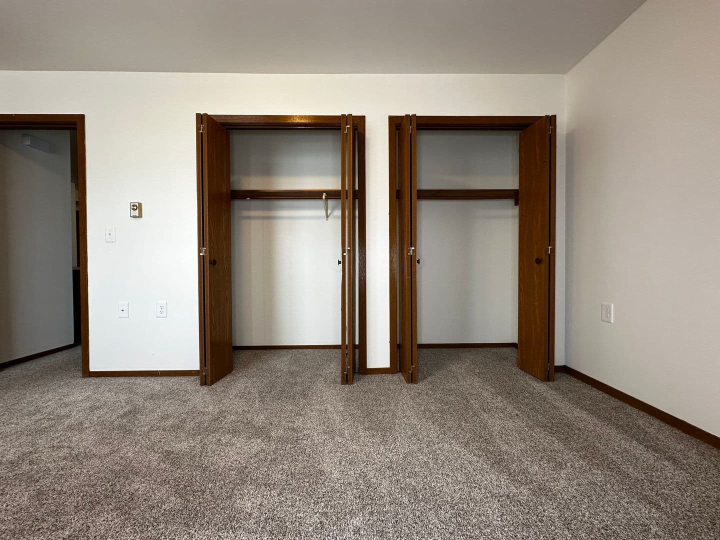 Hilbert Apartment: 135 S 3rd St.