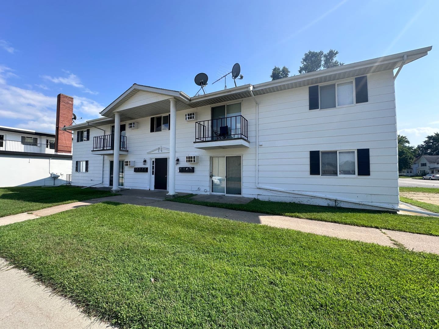 Shawano Apartment: 118 W Prairie St