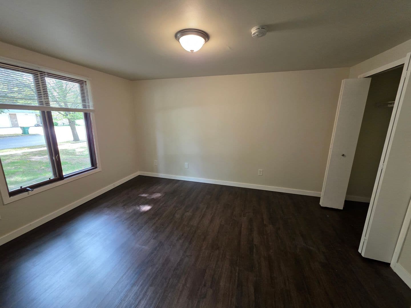 Green Bay Apartment: 1785 Edison Street