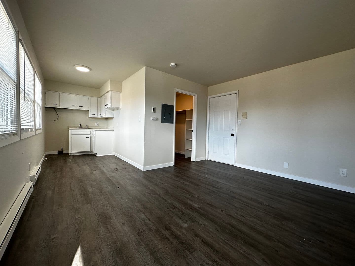 Green Bay Apartment: 125 Bader St