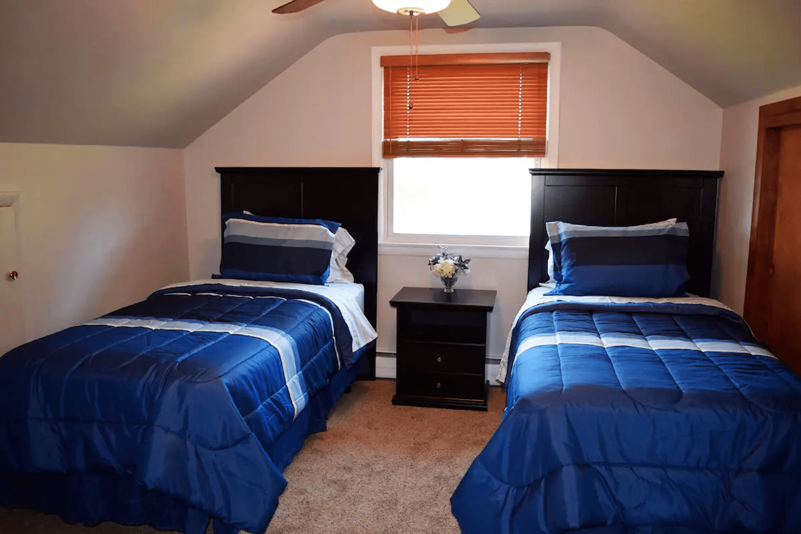 Green Bay Apartment: 2234 S Oneida St